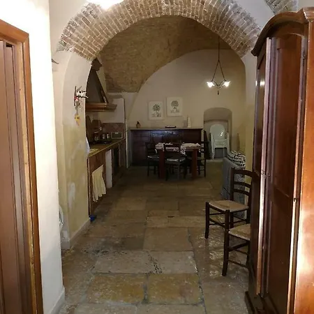 Duca D'ancona N. 13 아파트